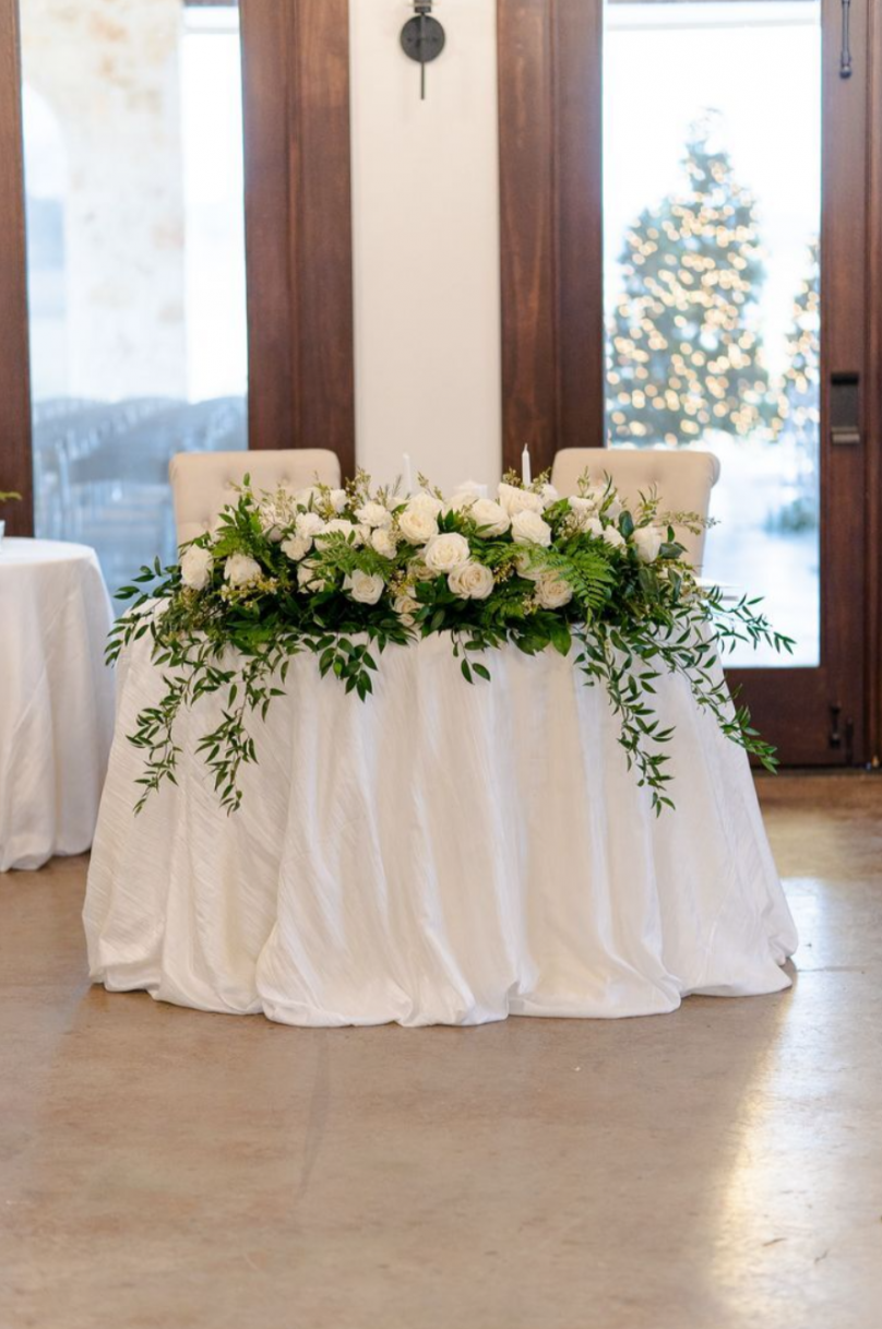 «Creamy Paradise» – Full Wedding Set (Bridal bouquet, boutonnière, one bridal table decoration, and your choice of guest table decorations)