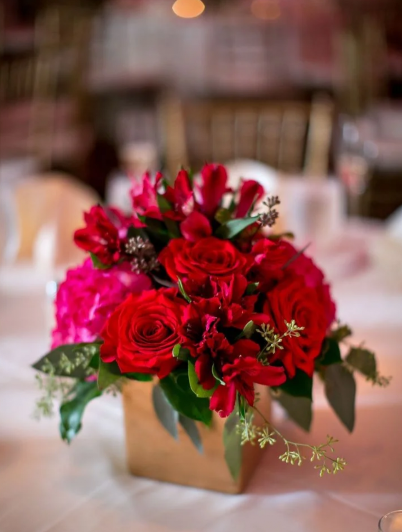 «Scarlet Halls» – Full Wedding Set (Bridal bouquet, boutonnière, one bridal table decoration, and your choice of guest table decorations) - Image 3