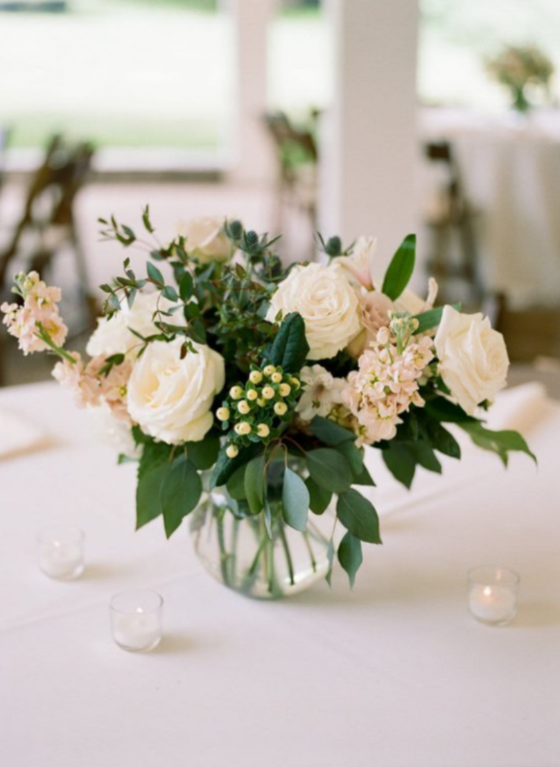 «Creamy Paradise» – Full Wedding Set (Bridal bouquet, boutonnière, one bridal table decoration, and your choice of guest table decorations) - Image 5