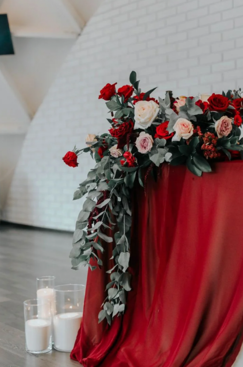 «Scarlet Halls» – Full Wedding Set (Bridal bouquet, boutonnière, one bridal table decoration, and your choice of guest table decorations)