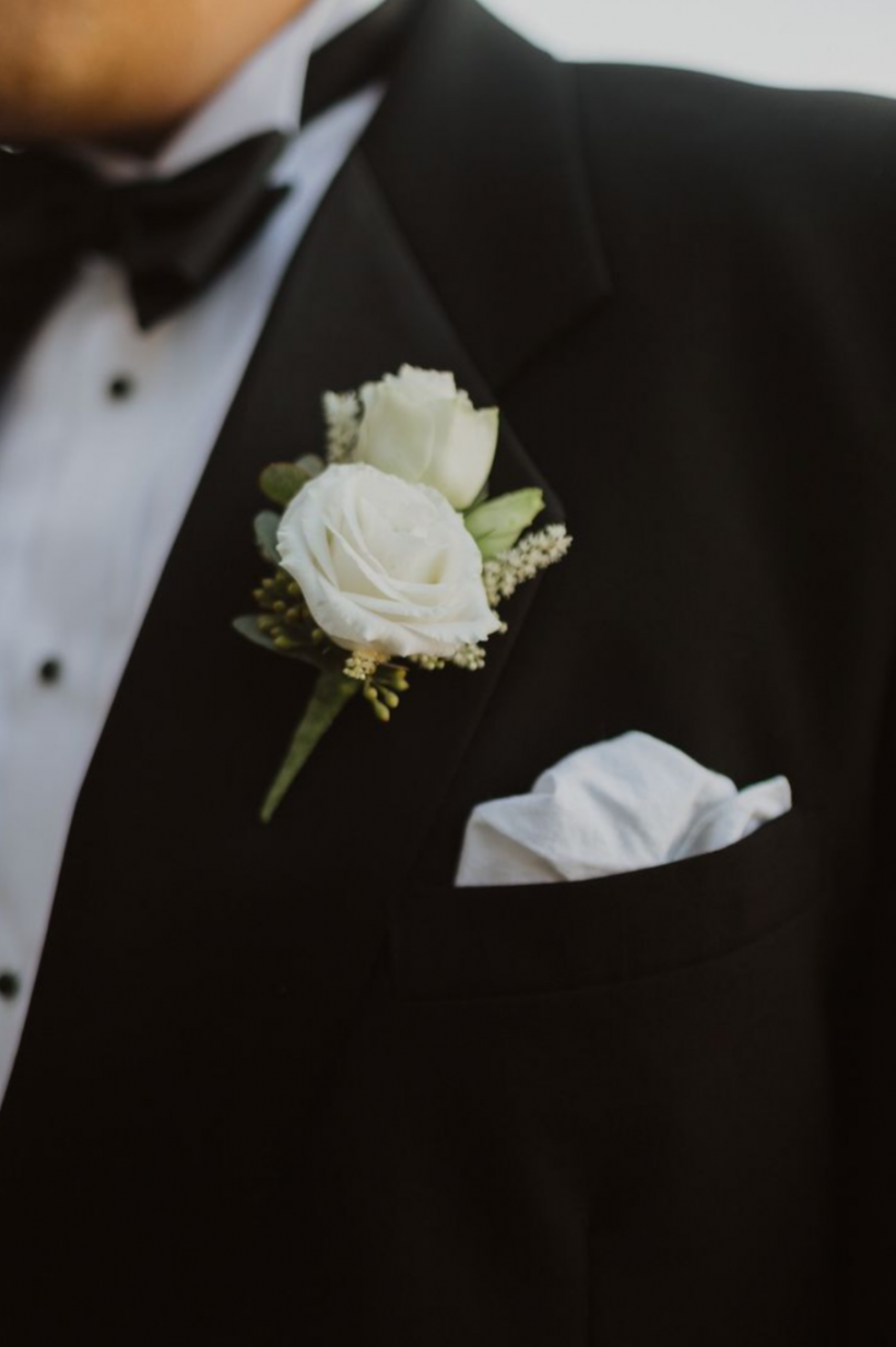 «Creamy Paradise» – Full Wedding Set (Bridal bouquet, boutonnière, one bridal table decoration, and your choice of guest table decorations) - Image 3