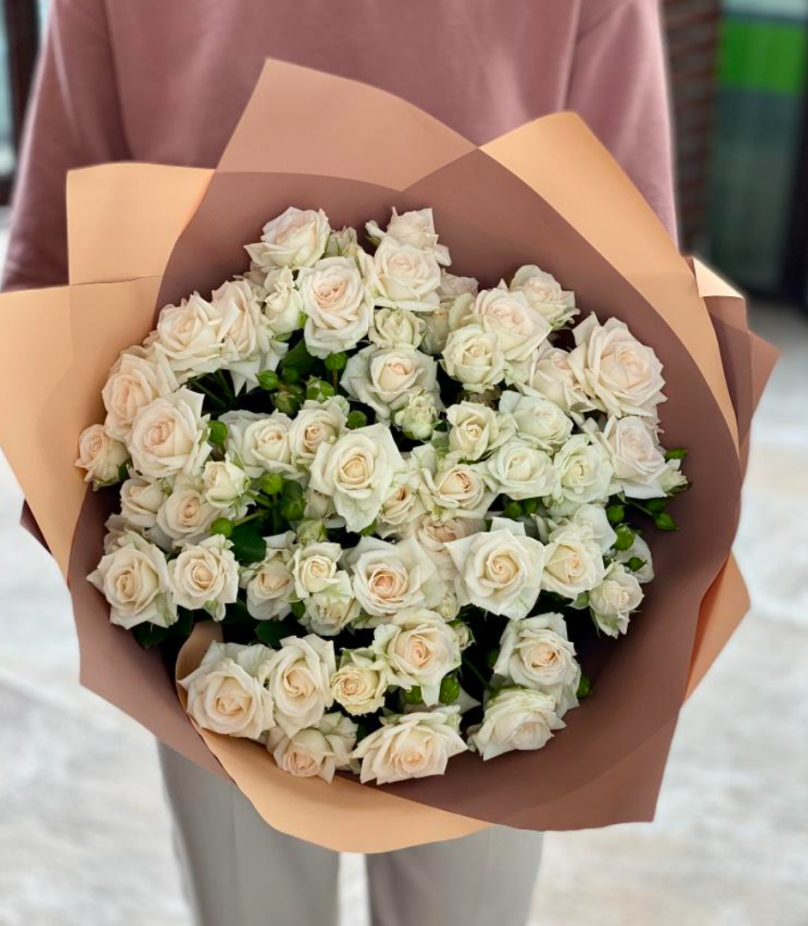 White Serenity: 20 White Spray Roses