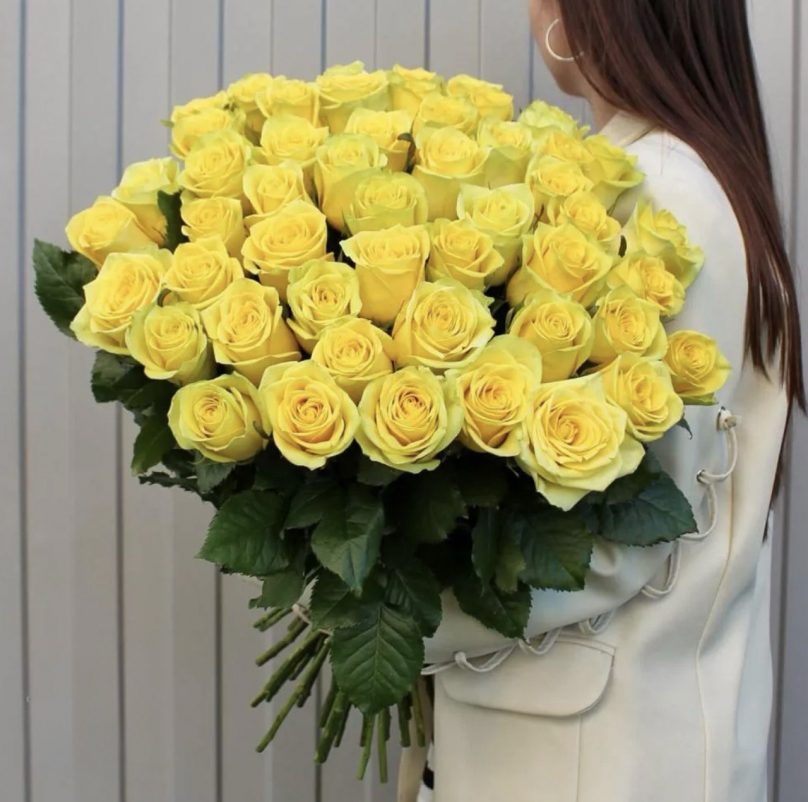 Solar serenade: Choose from 20 to 1001 Yellow Roses