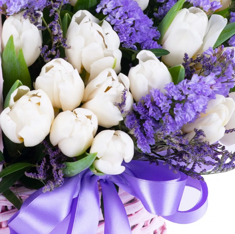 Timeless Harmony: 70 Tulips with Statice in a Basket - Image 2