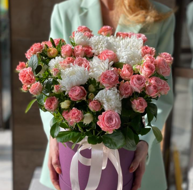 Pink Sunset: Mixed Blooms Box (Pink Spray Garden Roses and White Chrysanthemums)