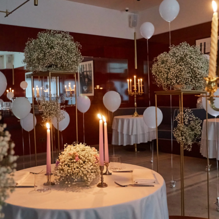 «Lightness of Flight» – Full Wedding Set (Bridal bouquet, boutonnière, one bridal table decoration, and your choice of guest table decorations)