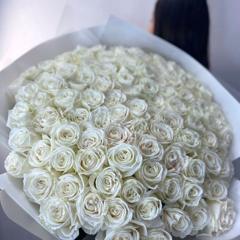 Grace in Bloom: Choose from 20 to 1001 Red Roses - Image 4