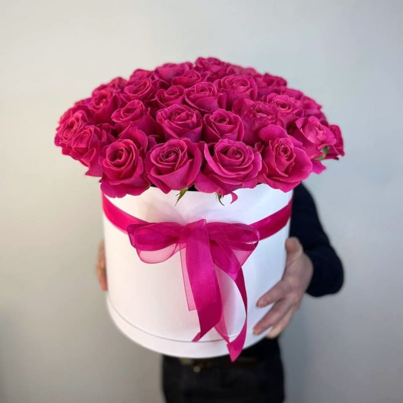 Rose Magnifique: 48 Roses. Choose your shade - Image 2