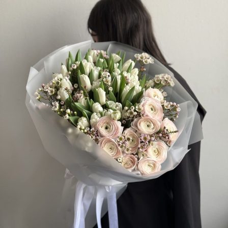 Pride and Prejudice: 30 White Tulips, 10 Rosy Ranunculus and Waxflower