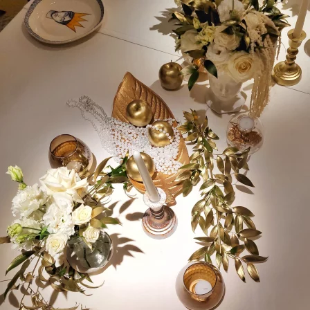 «Golden Grace» – Full Wedding Set (Bridal bouquet, boutonnière, one bridal table decoration, and your choice of guest table decorations)