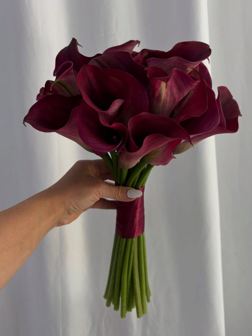 Bridal bouquet: «Crimson Grace»